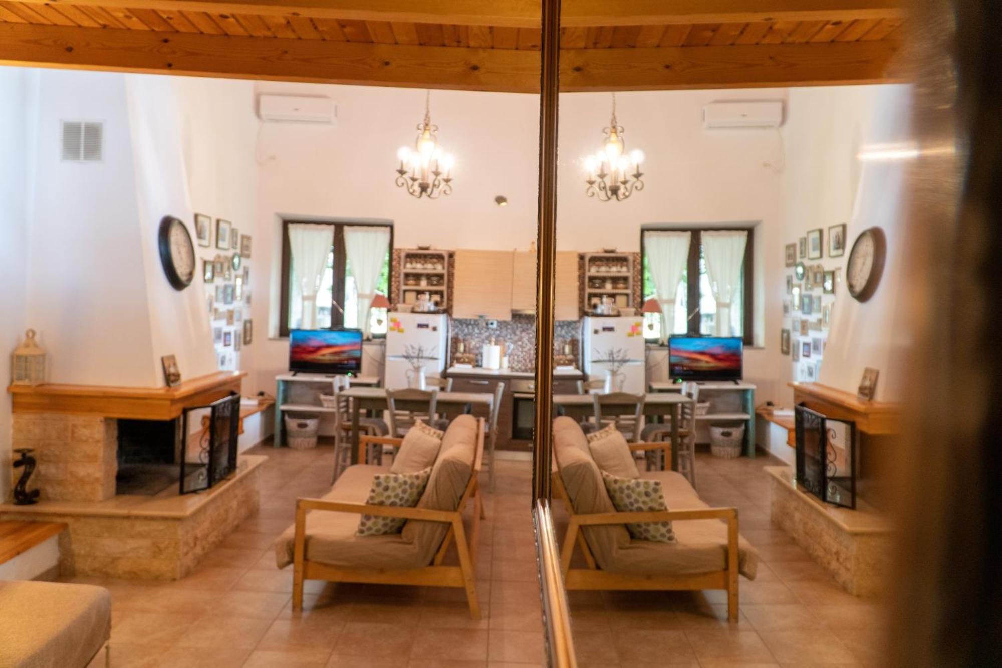Akhinos Villa Achinos מראה חיצוני תמונה