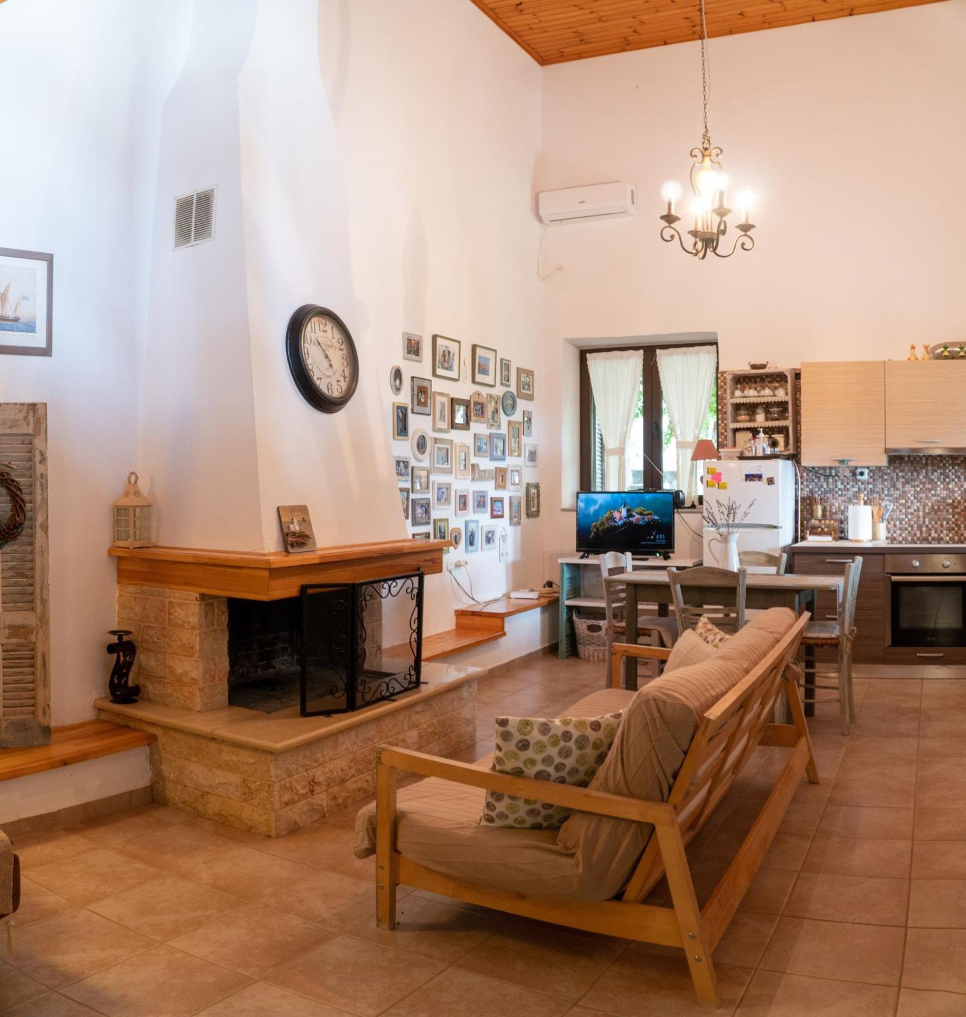 Akhinos Villa Achinos מראה חיצוני תמונה